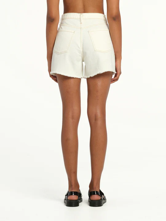 STEVIE SHORT - Image 4